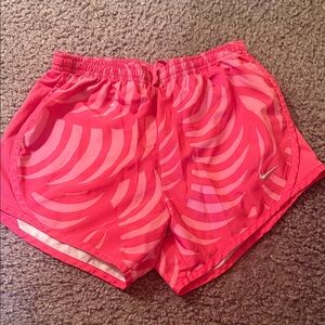 Nike Women's Vibrant Pink Patterned Athletic Shorts